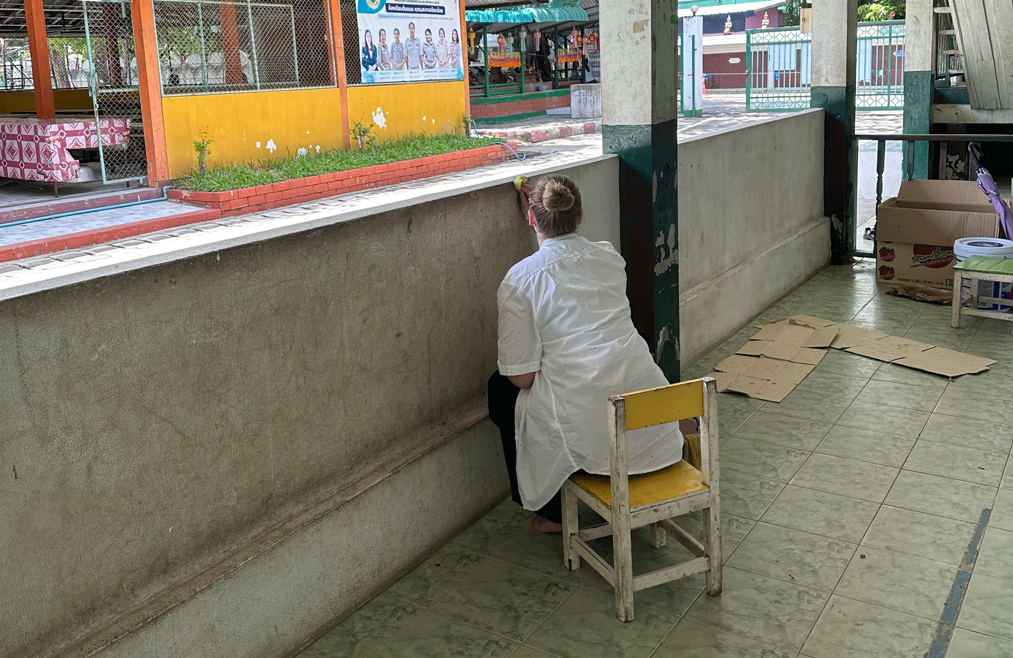 Vrijwilligerswerk in Thailand: Hanna verbetert de faciliteiten van een lokale school.