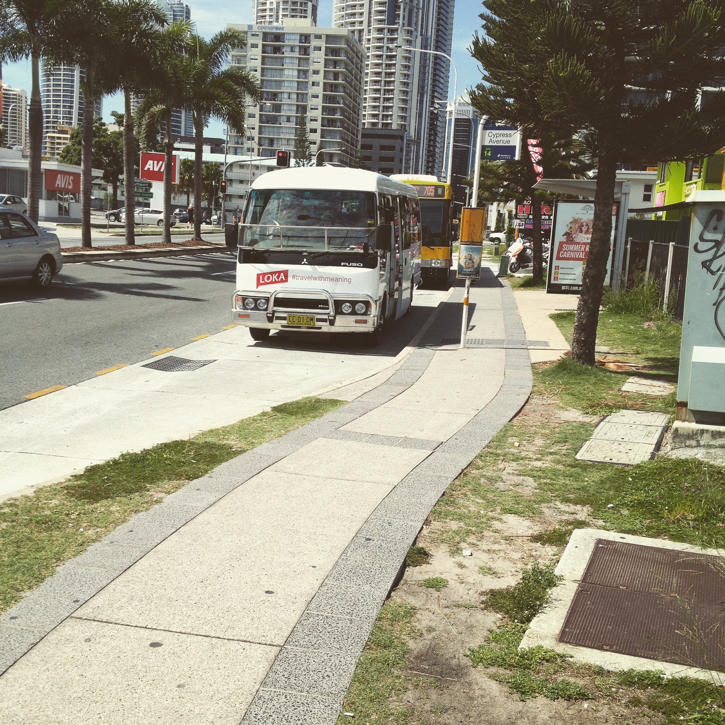 Bus langs de kant van de weg | Australië busreizen en buspassen | KILROY