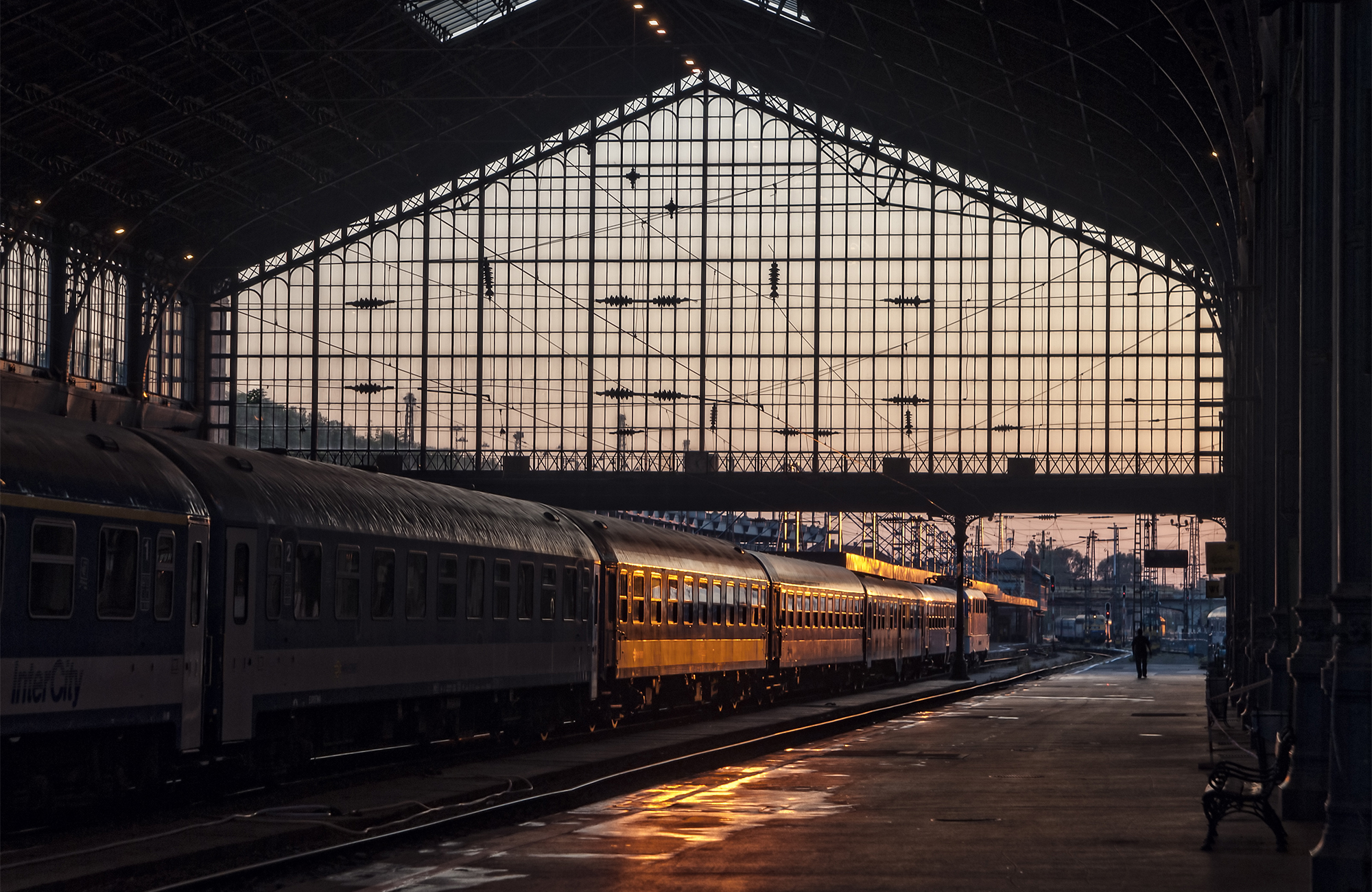 europe-train-station-budapest-hungary-cover