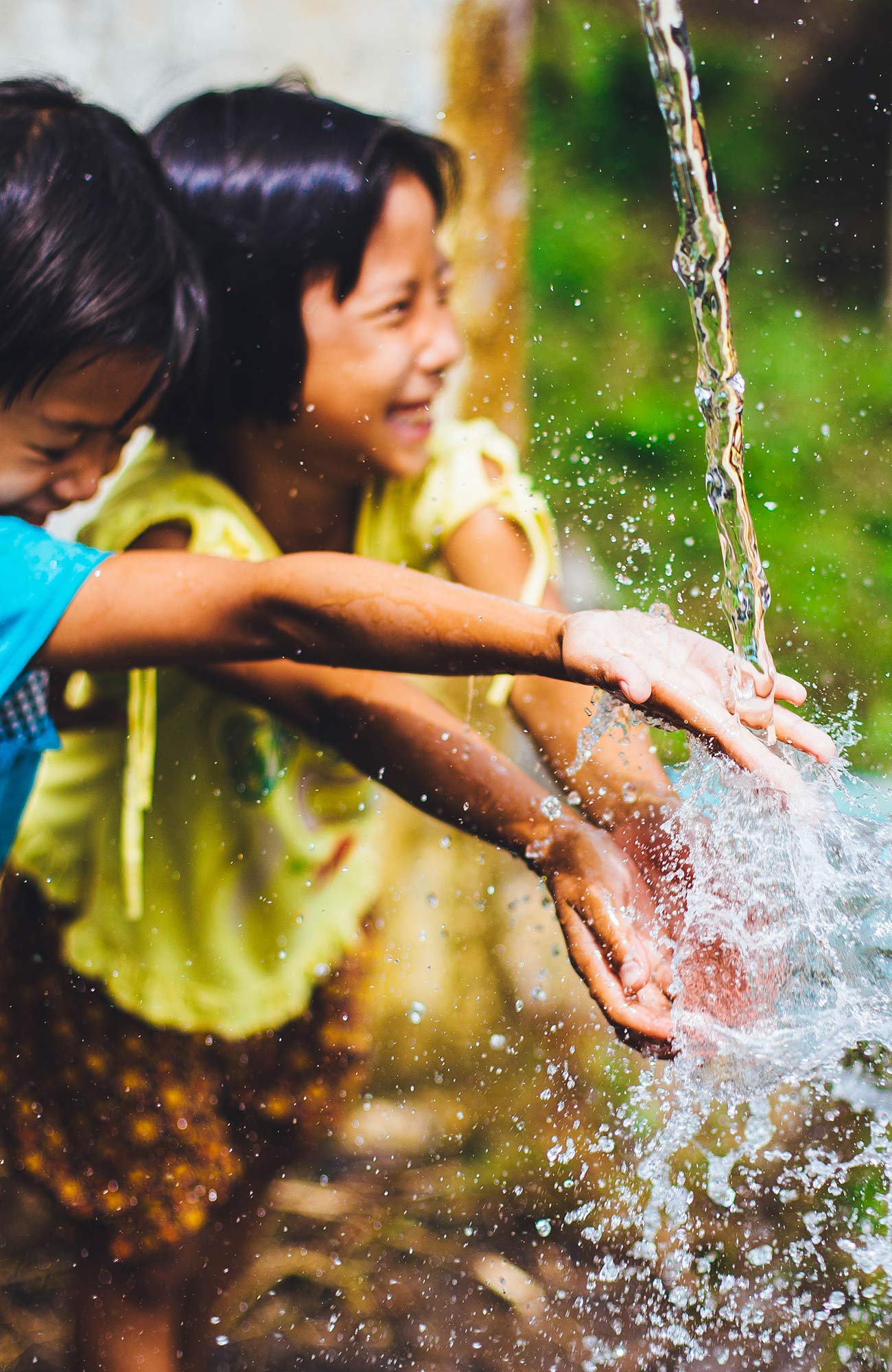 Kinderen spelen met water | Vrijwilligerswerk in Azië | KILROY