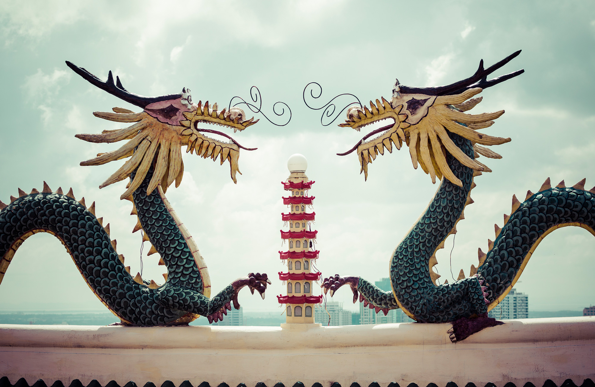 cebu-philippines-taoist-temple-pagoda-and-dragons-cover