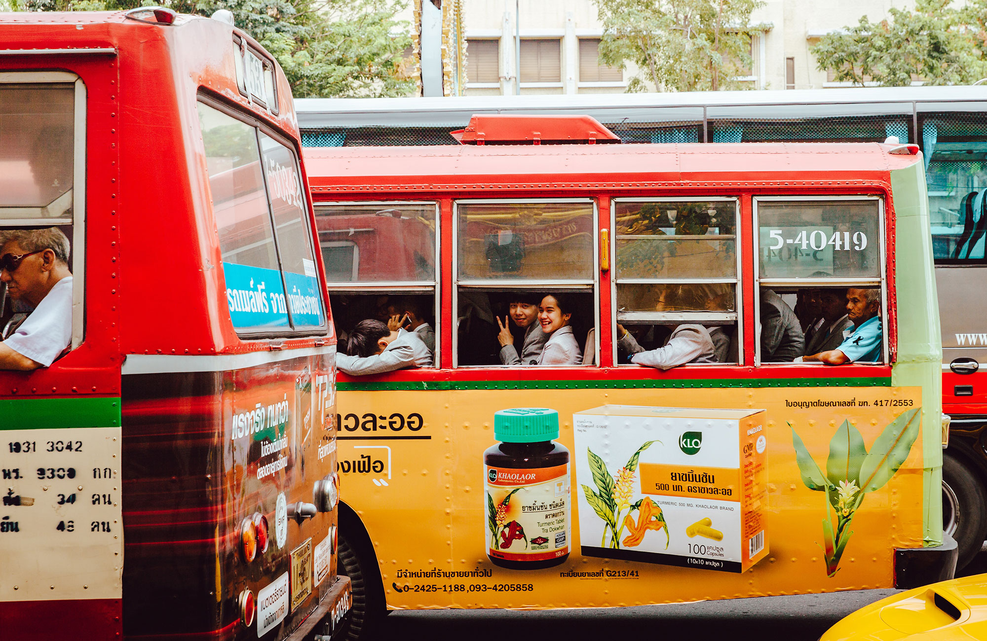 3 bussen met passagiers | Buspassen | KILROY