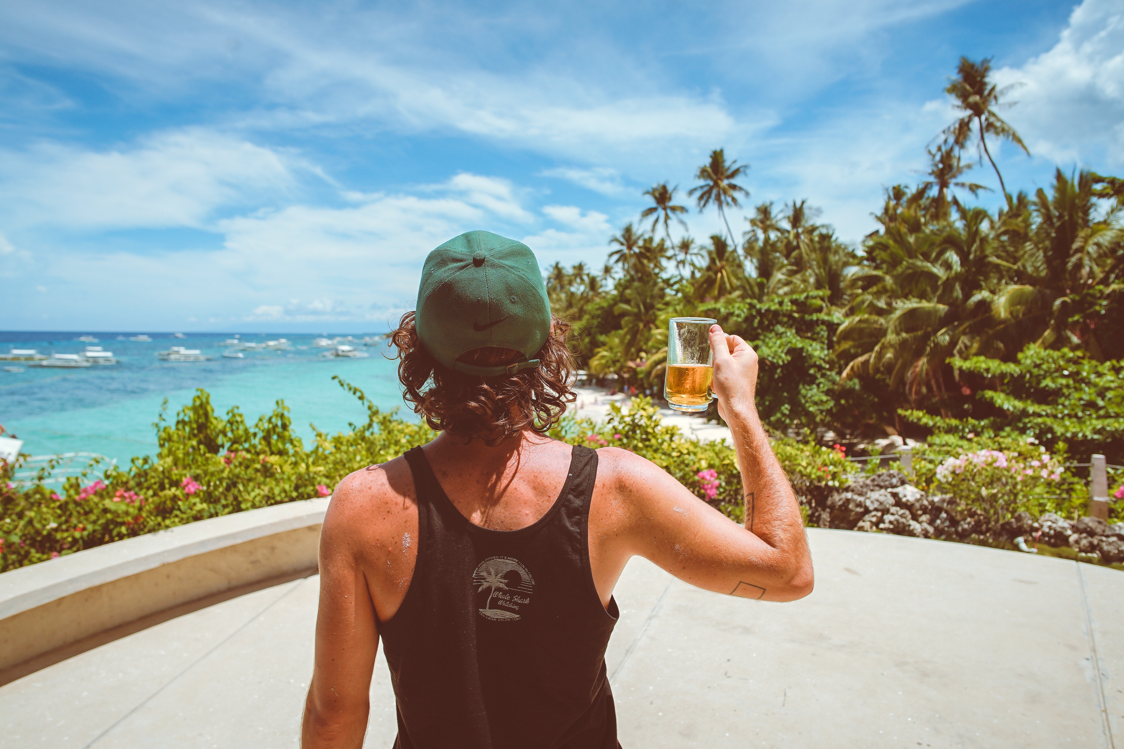 philippines-alona-beach-drinking