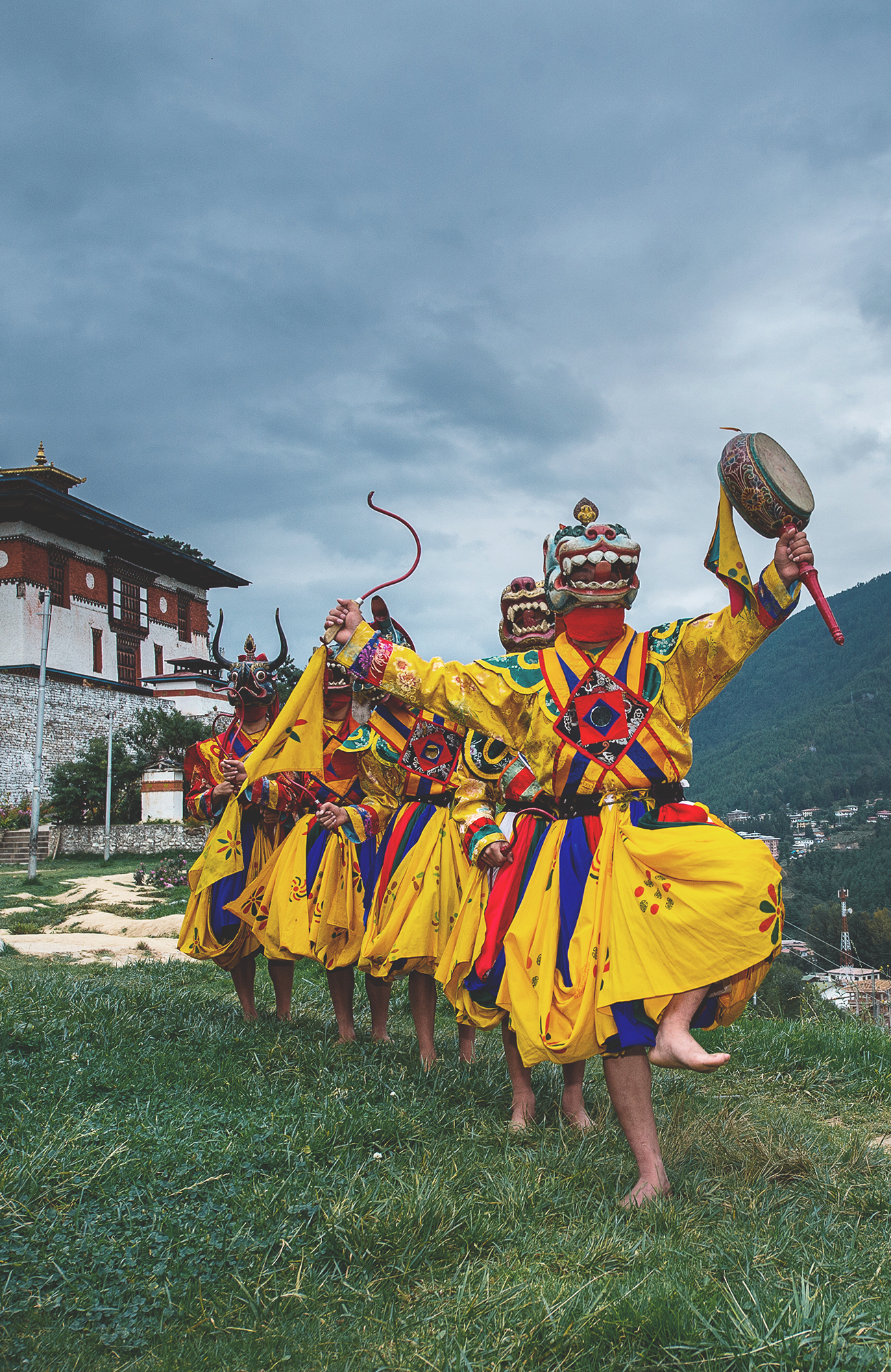 bhutan-thimphu-tsechu-festival-munks-dancing