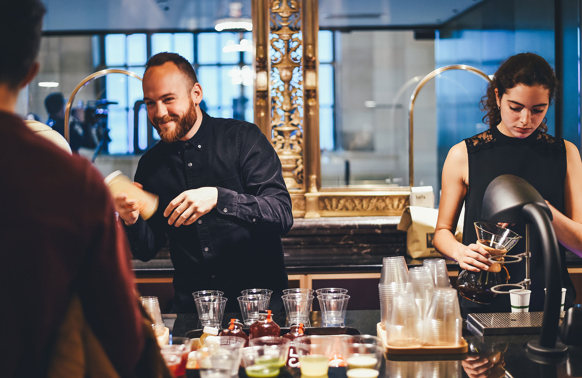 australia-working-holiday-bartending-cover