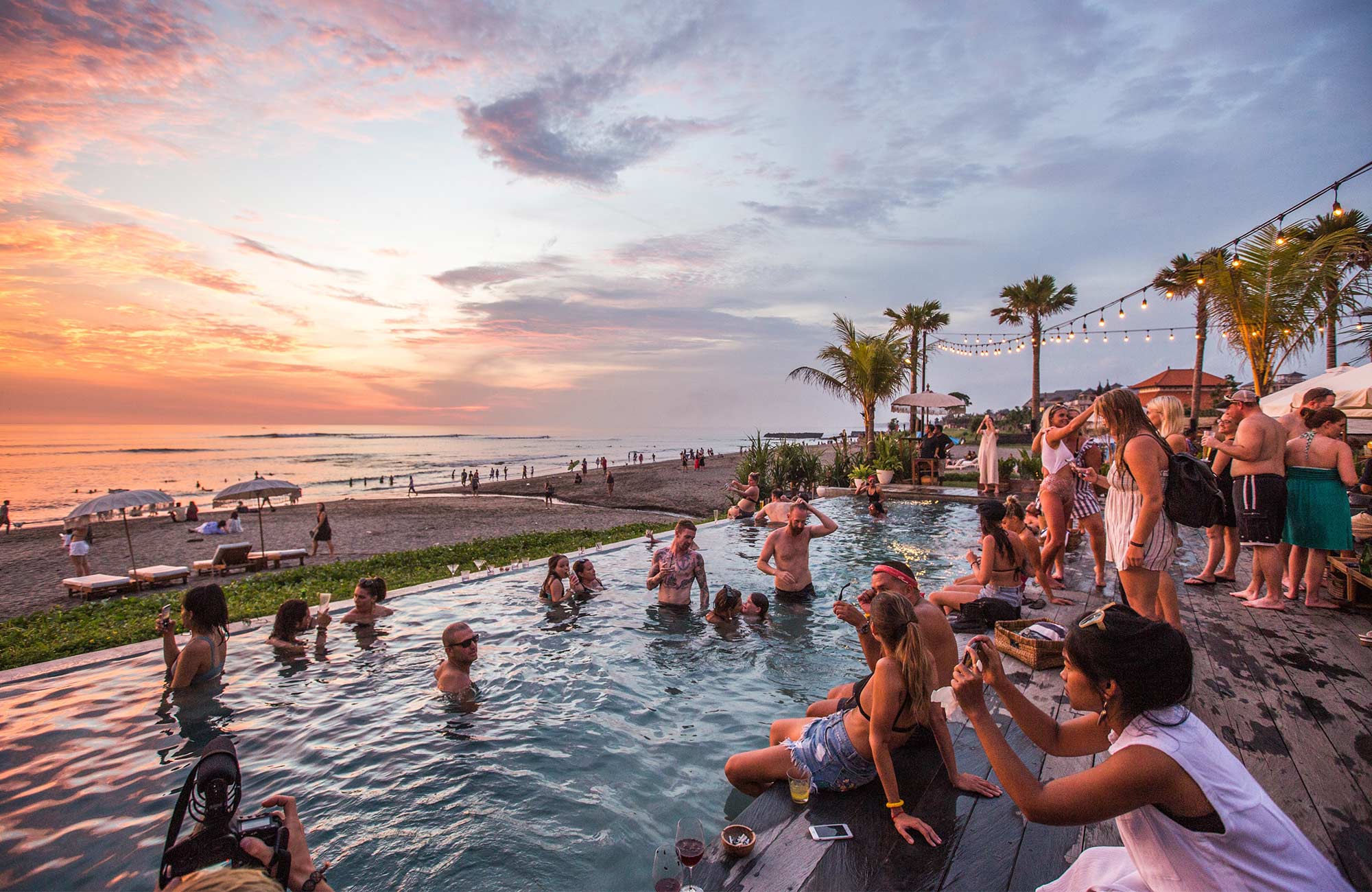 asia-indonesie-bali-canggu-beach-infinity-pool-sidebar