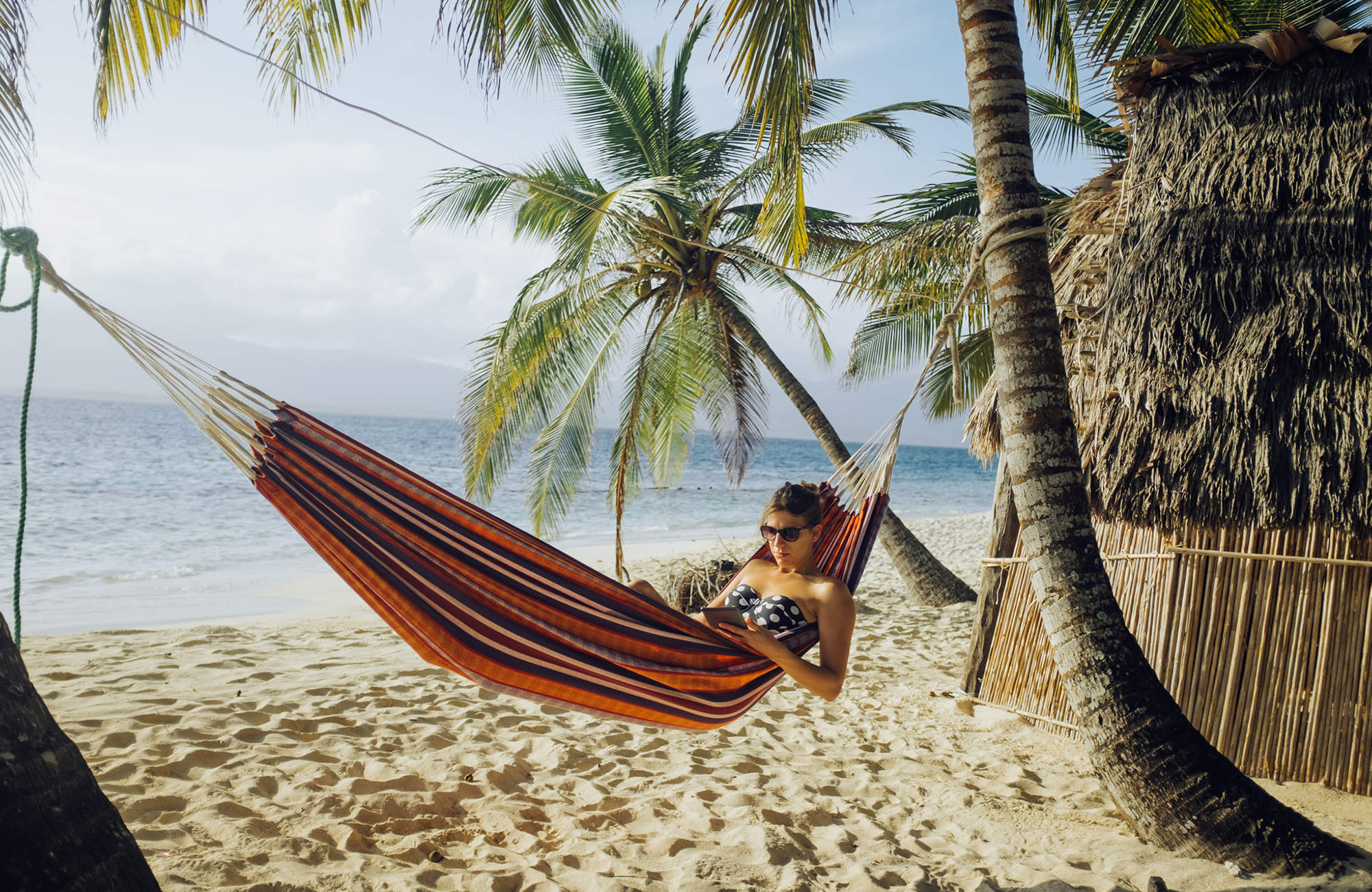 Vrouw studeert Spaans in een hangmat in Costa Rica | KILROY