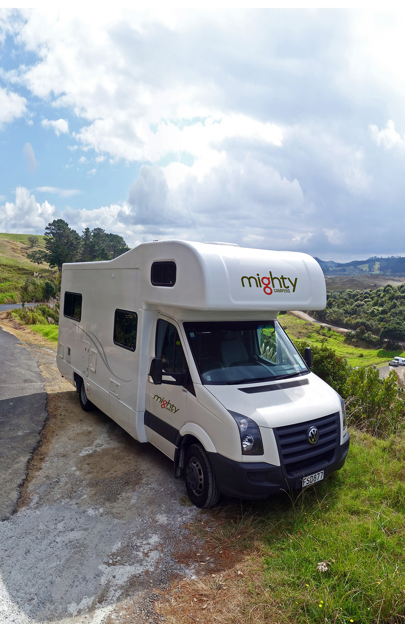 Double Up camper staat langs de weg | Camperhuur Nieuw-Zeeland | KILROY