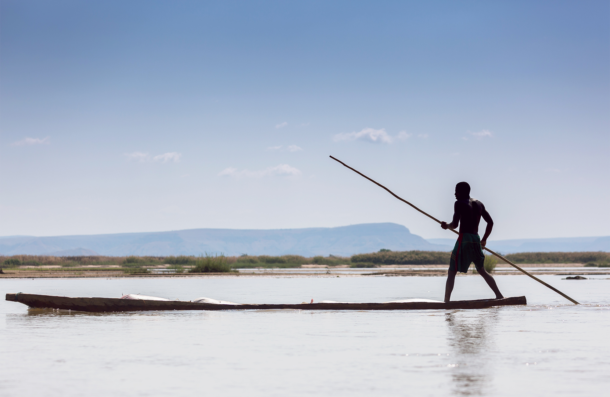 Man op een boot | Reis Madagaskar | KILROY