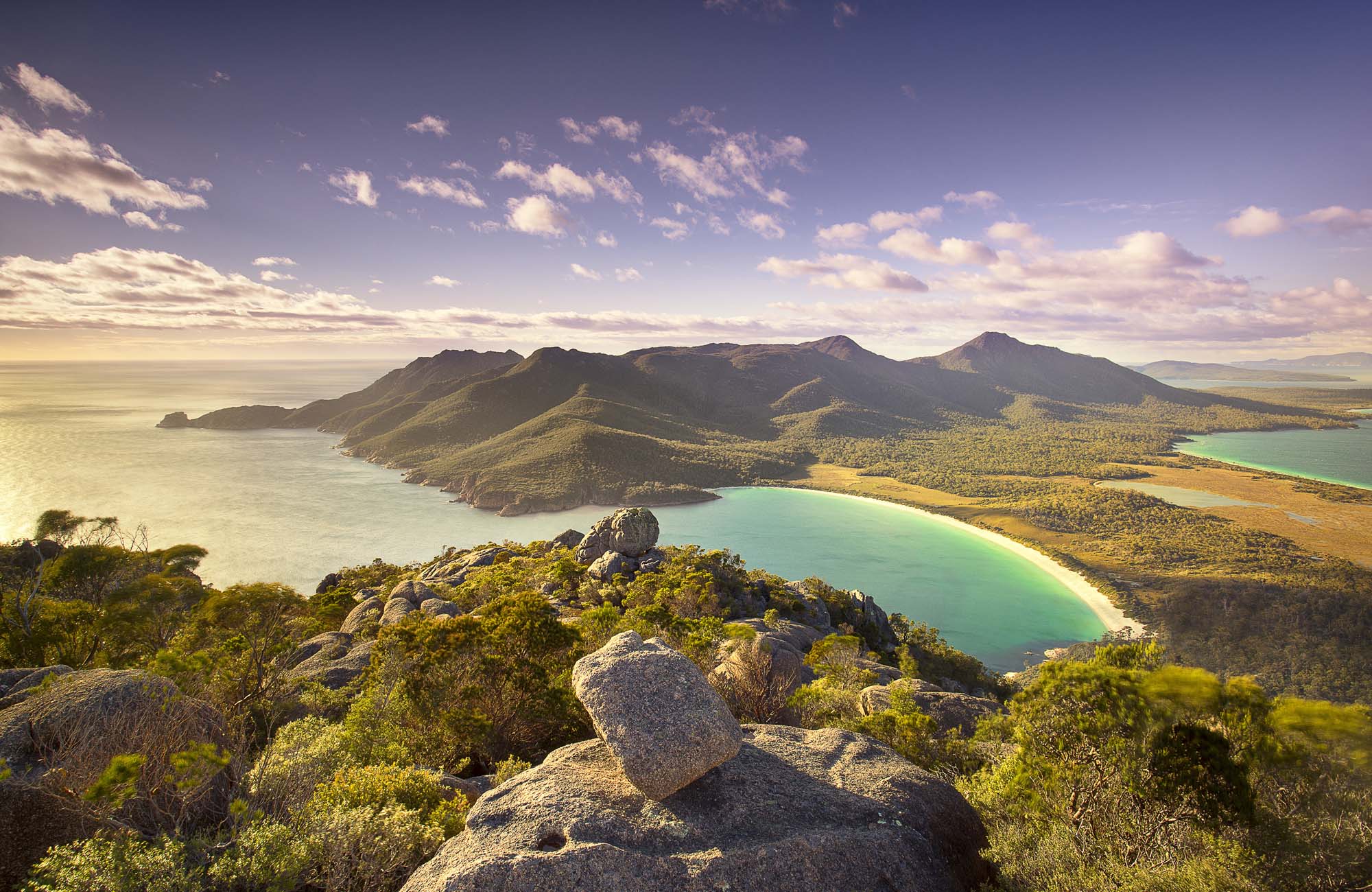 Luchtfoto van Tasmanië bij zonsondergang | Reis naar Tasmanië met KILROY