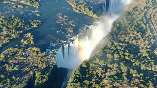 itinerary_mobi_victoria-falls-helicopter