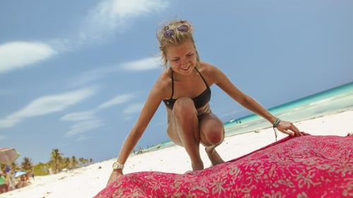 itinerary_mobi_Mexico_Playa_del_Carmen_Beach_Female_Traveller_-_Oana_Dragan_2017_IMG_6161_Lg_RGB